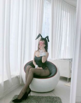少妇香蕉精品一二区_1080超清免费观看